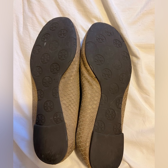 VGUC Tory Burch snake Skin Flats Reva Sz 8.5 - Picture 2 of 2